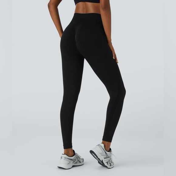 Brand New Halara Seamless Flow High Waisted Ruched 7/8 Yoga Leggings Size Large - Picture 2 of 7